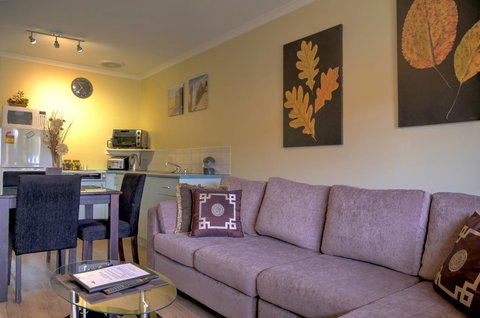 Ficifolia Lodge - ACT Tourism 16