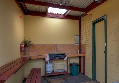 Ficifolia Lodge - ACT Tourism 24