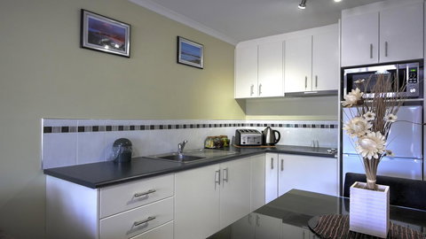 Ficifolia Lodge - ACT Tourism 4