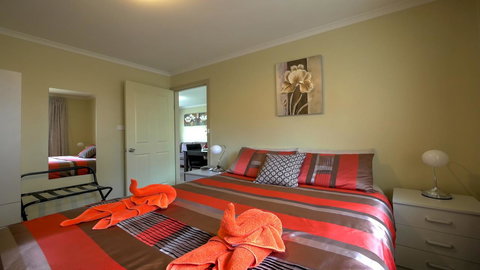 Ficifolia Lodge - ACT Tourism 6