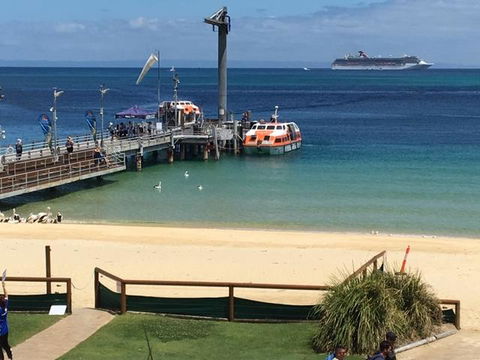 Beachfront Holiday Apartment To Rent For Short And Long Stays - ACT Tourism 37
