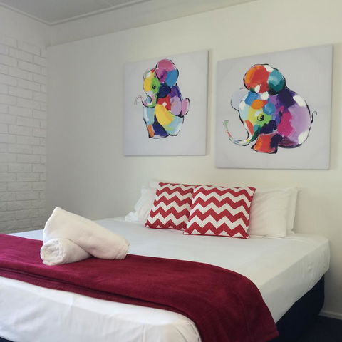 Arcadia Village Motel - ACT Tourism 1