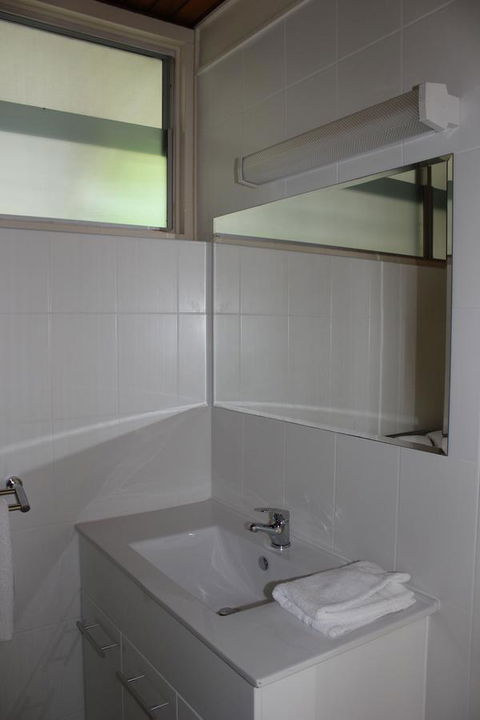 Arcadia Village Motel - ACT Tourism 6