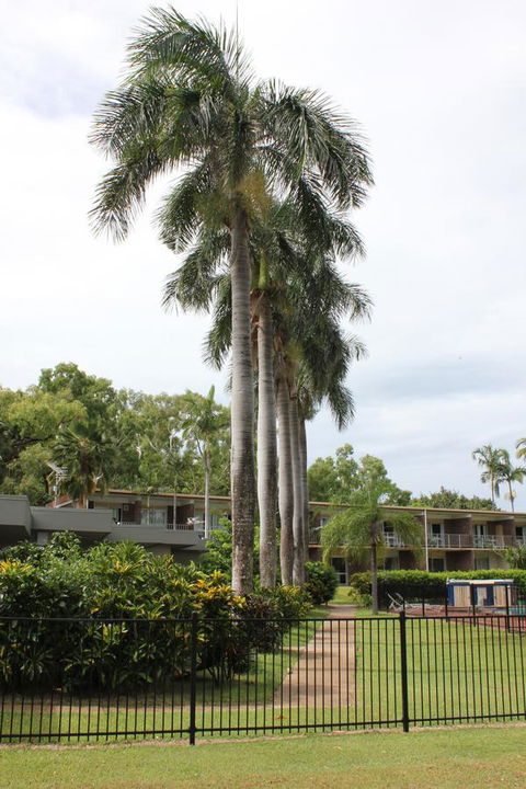 Arcadia Village Motel - ACT Tourism 19