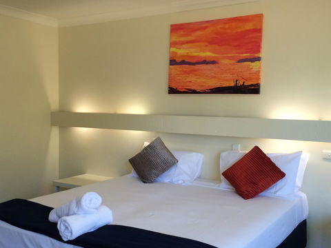 Arcadia Village Motel - ACT Tourism 43