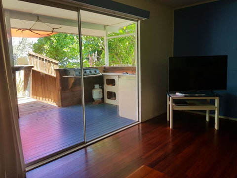 Arcadia Beach Guest House And Car Hire - ACT Tourism 19