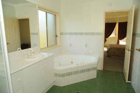 Waterfront At White Patch - ACT Tourism 17