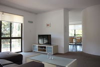 Close to Surf Beach Surf Club Hotel and Shops - Boyd St Woorim