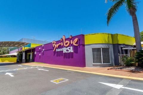 First Floor Unit Close To Shops, Park And Waterfront! - ACT Tourism 1