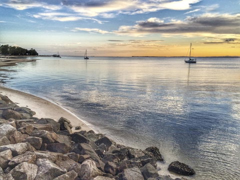 First Floor Unit Close To Shops, Park And Waterfront! - ACT Tourism 14