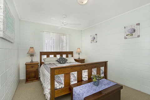 First Floor Unit Close To Shops, Park And Waterfront! - ACT Tourism 2