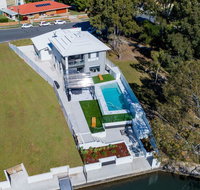 Stunning Canal Home Oh So Close To The Waterfront - ACT Tourism