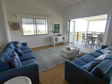 Annie's White House - ACT Tourism 8