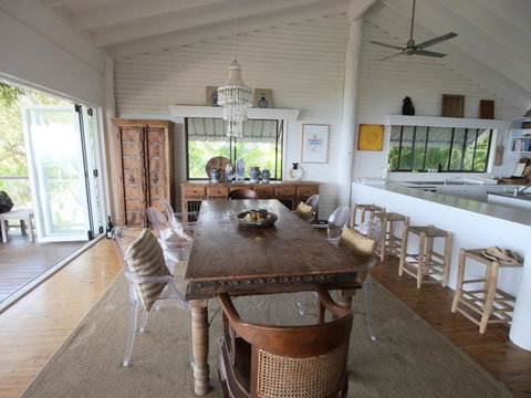 Annie's White House - ACT Tourism 4