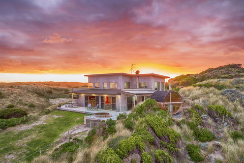 Porky Beach Retreat - King Island Escapes - ACT Tourism 0
