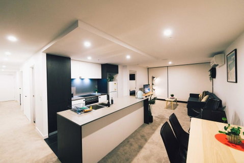 Mid Night Apartment Canberra City Onsite Parking - ACT Tourism 1