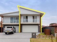 'Birubi Breezes' 2/7 Fitzroy St - Large Duplex with Air Conditioning WIFI  only 5 minute walk to the beach