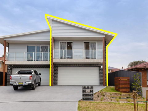 'Birubi Breezes', 2/7 Fitzroy St - Large Duplex With Air Conditioning, WIFI & Only 5 Minute Walk To The Beach - ACT Tourism 0
