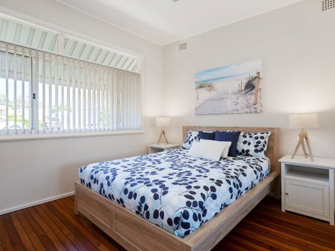 'Shoalz', 28 Rigney Street - Renovated Pet Friendly Cottage & Boat Parking - ACT Tourism 1