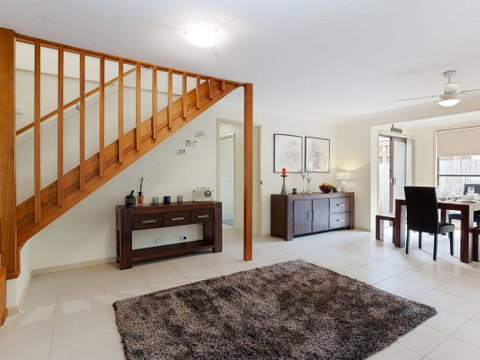'Willows At The Bay' 111 Horace St - Large House With Aircon, WIFI And Boat Parking. - ACT Tourism 3