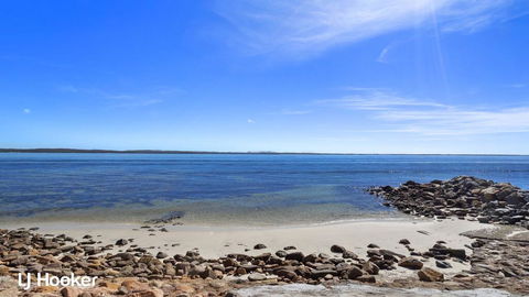 'Yacaaba' Beautiful Waterfront Location - ACT Tourism 2