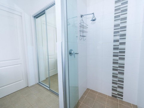 1 'Florida', 5 Lillian Street - 2 Min Walk To Beach, Shops & Restaurants - ACT Tourism 2