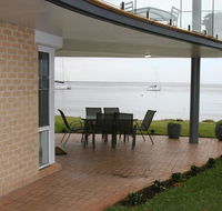 1 'The Clippers' 131 Soldiers Point Road - fabulous waterfront unit - ACT Tourism