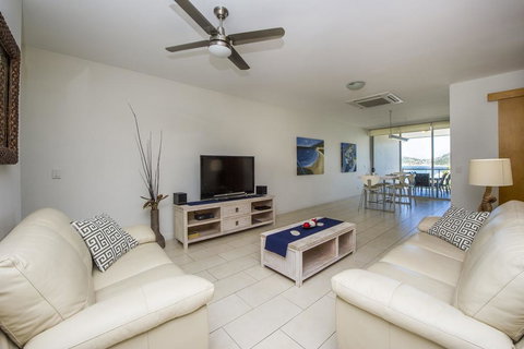 1 Bright Point Apartment 1401 - ACT Tourism 1