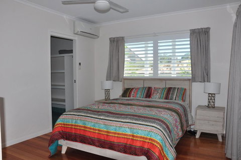 10 Double Island Drive - Modern Family Home, Centrally Located, Swimming Pool & Outdoor Area - ACT Tourism 1