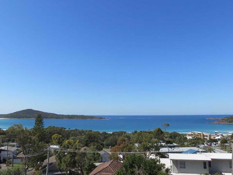 10 Garuwa Street - Fabulous Fingal - ACT Tourism 0