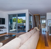 10 Sands Bvd - ACT Tourism