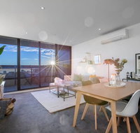 107 Light Filled Cozy Apt in the Heart of St Kilda - ACT Tourism