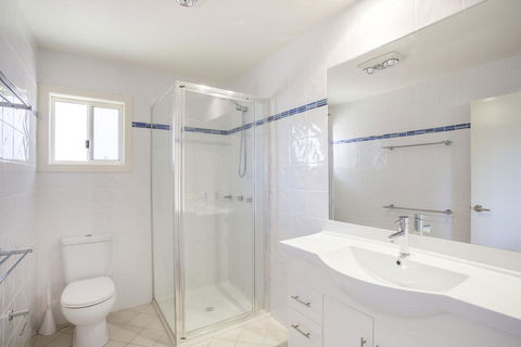 11 Riley St - Stylishly Modern - ACT Tourism 2