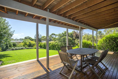 11 Riley St - Stylishly Modern - ACT Tourism 3