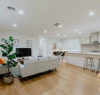 118 Refreshing 3BR Werribee Family House - ACT Tourism