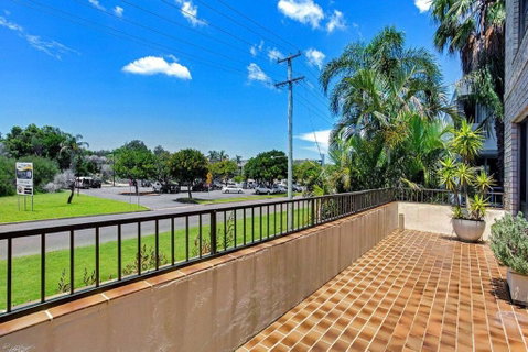 14 'THE DUNES', 38 MARINE DR - LARGE UNIT WITH POOL, TENNIS COURT AND DIRECTLY ACROSS FROM FINGAL - ACT Tourism 2