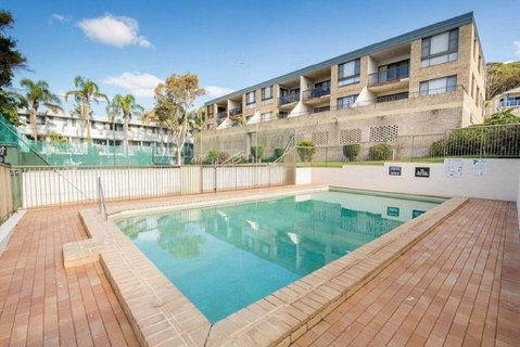 14 'THE DUNES', 38 MARINE DR - LARGE UNIT WITH POOL, TENNIS COURT AND DIRECTLY ACROSS FROM FINGAL - ACT Tourism 3