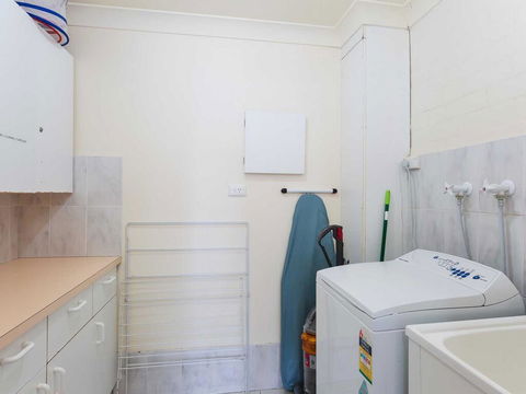 16 'The Moorings' 4 Cromarty Road - Waterfront Property With Pool & Air Conditioning - ACT Tourism 2