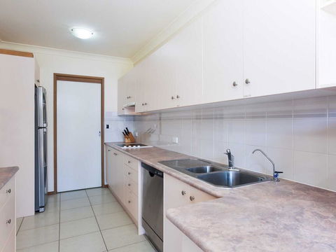 16 'The Moorings' 4 Cromarty Road - Waterfront Property With Pool & Air Conditioning - ACT Tourism 1