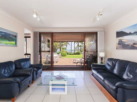 16 'The Moorings' 4 Cromarty Road - Waterfront Property With Pool & Air Conditioning - ACT Tourism 0