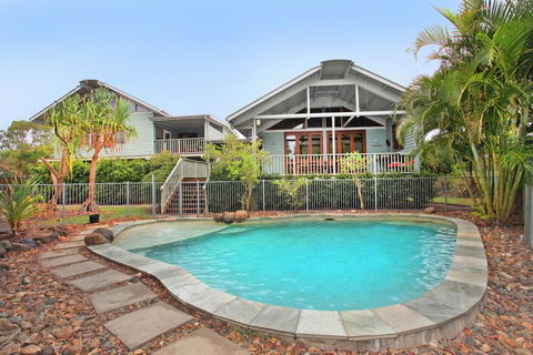 18 Northbeach Place, Mudjimba Beach - Pet Friendly, Linen Included, WIFI - ACT Tourism 1