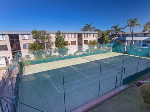 2 'The Dunes', 38 Marine Drive - Pool, Tennis Court And So Close To The Beach - ACT Tourism 3