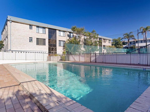 2 'The Dunes', 38 Marine Drive - Pool, Tennis Court And So Close To The Beach - ACT Tourism 1