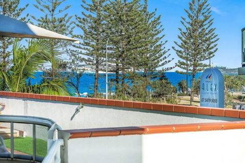 2 Bedroom Alex Unit - Ocean, Pool And Park Views - ACT Tourism 3