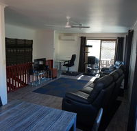 2-29 Rumbalara Avenue - Rainbow Beach Bring your dog or your cat or bring both Free Wi-Fi