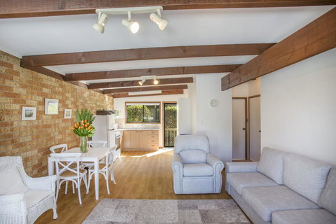 2/81 Clyde St - Villa De Golf At Mollymook - ACT Tourism 0