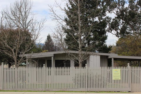20 Toorak Rd, Bright - ACT Tourism 0