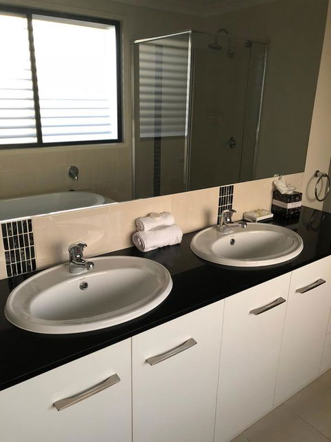 21 On Hursley Motel Apartments - ACT Tourism 3
