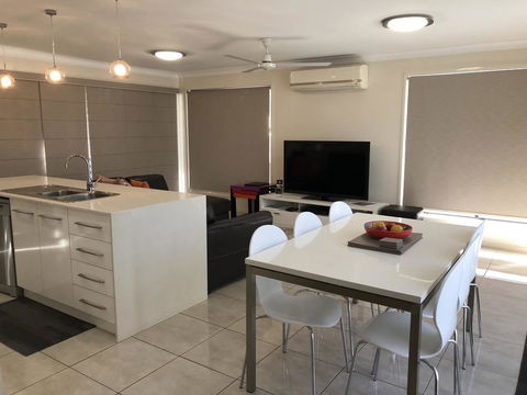 21 On Hursley Motel Apartments - ACT Tourism 1
