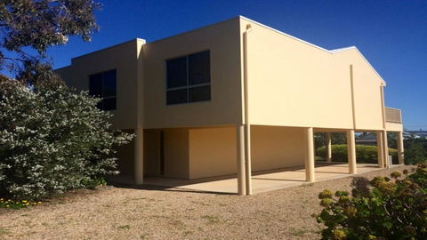 22 Broadbeach Drive - ACT Tourism 0
